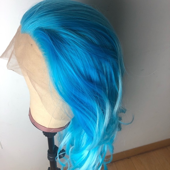 💙Melody 2 24” SKY Blue Ombre LaceFront Wig * NWT* - Picture 3 of 8
